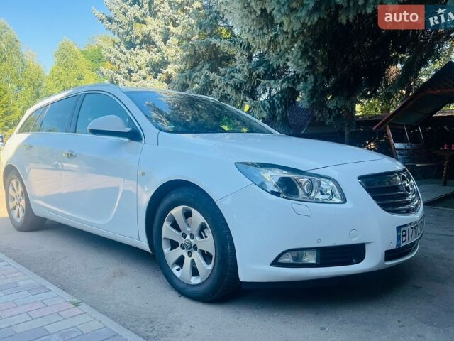 Білий Опель Інсігнія, об'ємом двигуна 1.96 л та пробігом 280 тис. км за 7500 $, фото 2 на Automoto.ua