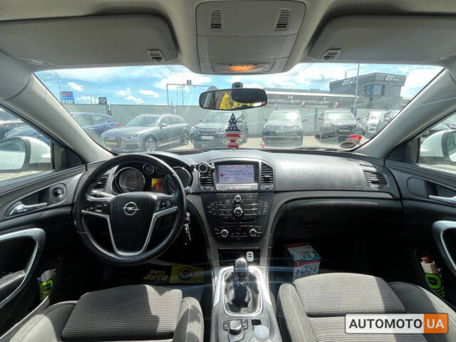 Белый Опель Инсигния, объемом двигателя 2 л и пробегом 213 тыс. км за 9900 $, фото 17 на Automoto.ua