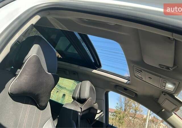 Белый Опель Инсигния, объемом двигателя 2 л и пробегом 270 тыс. км за 8600 $, фото 2 на Automoto.ua