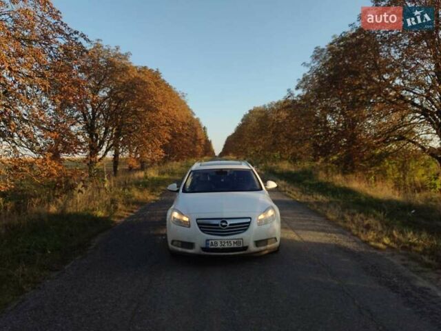 Білий Опель Інсігнія, об'ємом двигуна 1.96 л та пробігом 318 тис. км за 7000 $, фото 2 на Automoto.ua