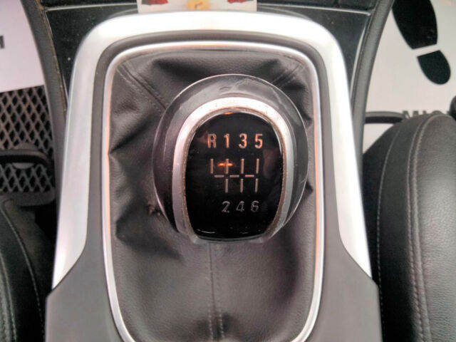 Белый Опель Инсигния, объемом двигателя 2 л и пробегом 323 тыс. км за 7600 $, фото 17 на Automoto.ua