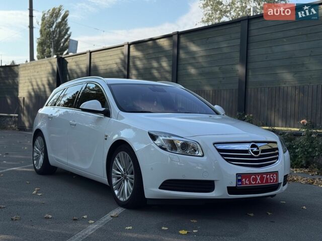 Белый Опель Инсигния, объемом двигателя 2 л и пробегом 130 тыс. км за 9300 $, фото 36 на Automoto.ua