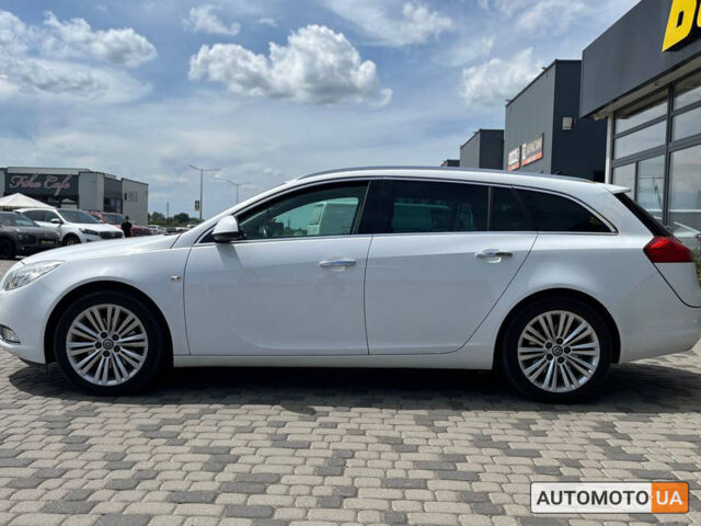 Белый Опель Инсигния, объемом двигателя 2 л и пробегом 213 тыс. км за 9900 $, фото 3 на Automoto.ua