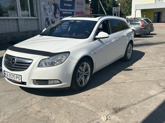 Білий Опель Інсігнія, об'ємом двигуна 2 л та пробігом 3 тис. км за 8600 $, фото 5 на Automoto.ua
