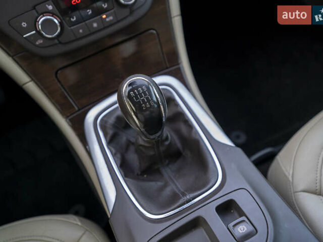 Білий Опель Інсігнія, об'ємом двигуна 1.96 л та пробігом 239 тис. км за 10300 $, фото 18 на Automoto.ua