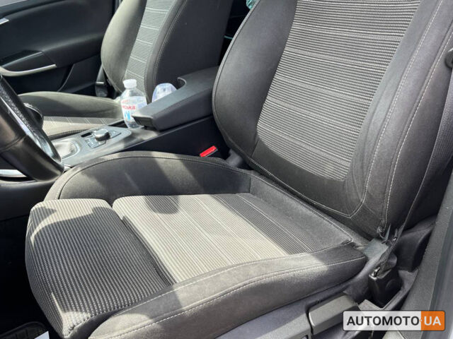 Белый Опель Инсигния, объемом двигателя 2 л и пробегом 213 тыс. км за 9900 $, фото 11 на Automoto.ua