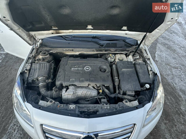 Белый Опель Инсигния, объемом двигателя 1.96 л и пробегом 265 тыс. км за 8000 $, фото 5 на Automoto.ua