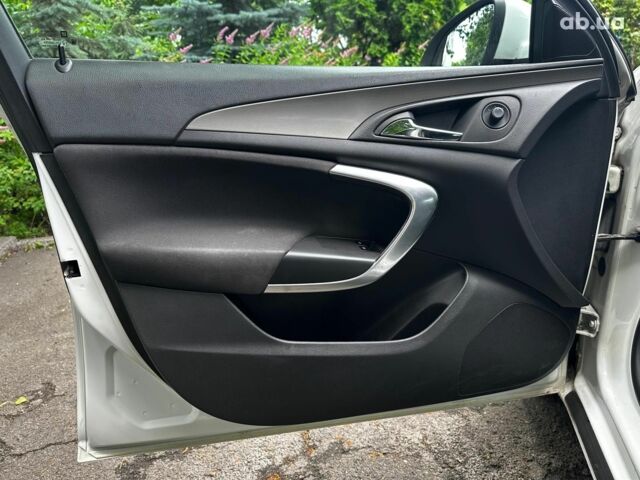 Белый Опель Инсигния, объемом двигателя 2 л и пробегом 211 тыс. км за 8590 $, фото 8 на Automoto.ua