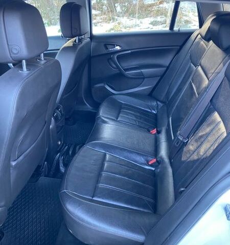 Белый Опель Инсигния, объемом двигателя 2 л и пробегом 261 тыс. км за 7800 $, фото 17 на Automoto.ua