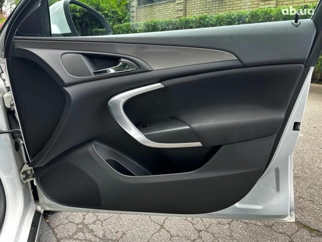 Белый Опель Инсигния, объемом двигателя 2 л и пробегом 211 тыс. км за 8590 $, фото 20 на Automoto.ua