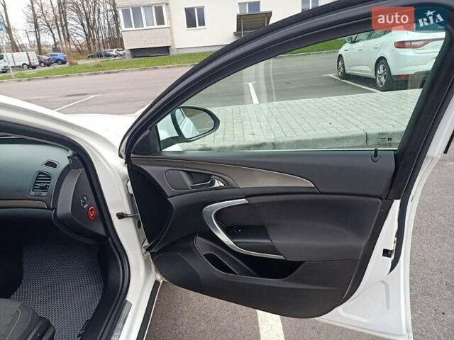 Белый Опель Инсигния, объемом двигателя 1.96 л и пробегом 265 тыс. км за 10300 $, фото 32 на Automoto.ua