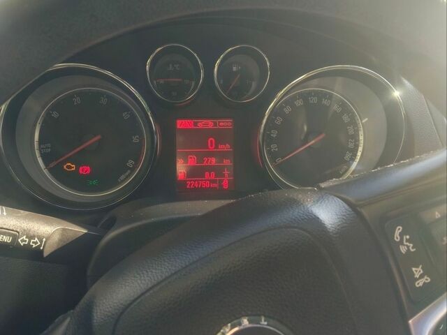 Білий Опель Інсігнія, об'ємом двигуна 1.96 л та пробігом 224 тис. км за 8500 $, фото 38 на Automoto.ua