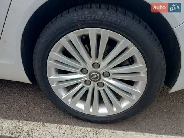 Белый Опель Инсигния, объемом двигателя 1.96 л и пробегом 265 тыс. км за 10300 $, фото 28 на Automoto.ua