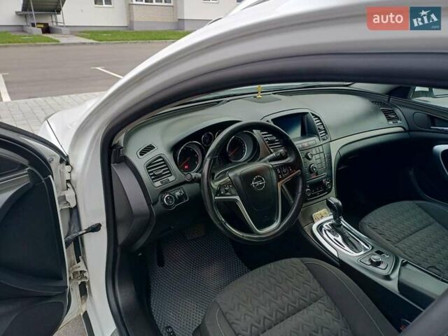 Белый Опель Инсигния, объемом двигателя 1.96 л и пробегом 265 тыс. км за 10300 $, фото 31 на Automoto.ua