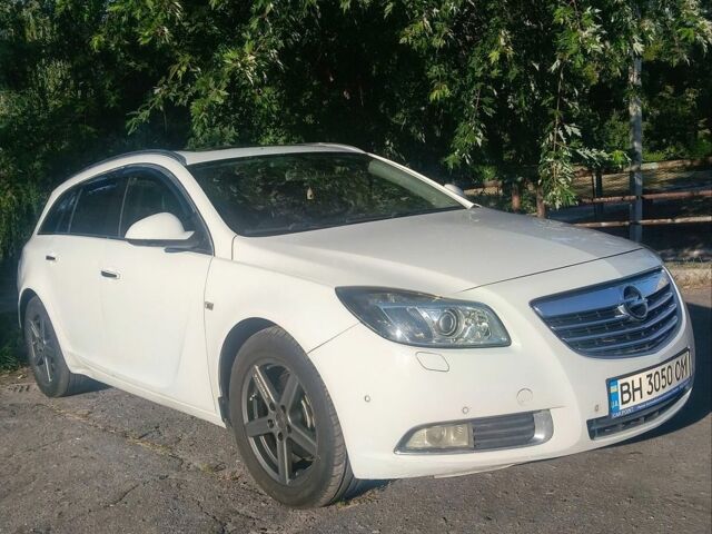 Білий Опель Інсігнія, об'ємом двигуна 1.96 л та пробігом 224 тис. км за 8500 $, фото 27 на Automoto.ua
