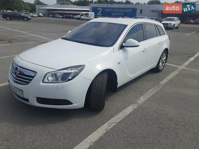 Білий Опель Інсігнія, об'ємом двигуна 1.96 л та пробігом 210 тис. км за 9500 $, фото 1 на Automoto.ua