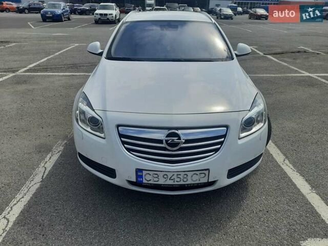 Білий Опель Інсігнія, об'ємом двигуна 1.96 л та пробігом 210 тис. км за 9500 $, фото 2 на Automoto.ua