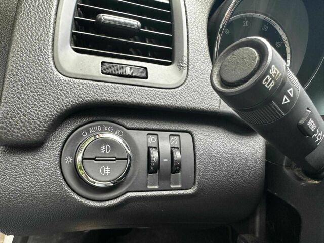 Белый Опель Инсигния, объемом двигателя 2 л и пробегом 211 тыс. км за 6890 $, фото 10 на Automoto.ua