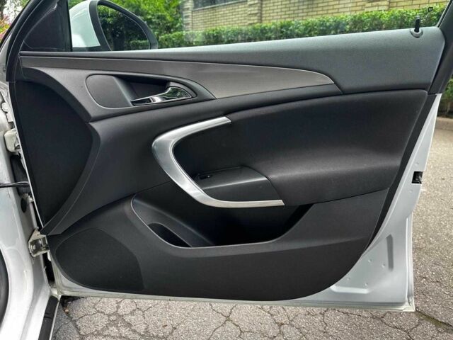 Белый Опель Инсигния, объемом двигателя 2 л и пробегом 211 тыс. км за 6890 $, фото 20 на Automoto.ua