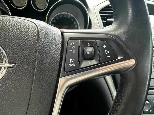 Белый Опель Инсигния, объемом двигателя 2 л и пробегом 211 тыс. км за 6890 $, фото 12 на Automoto.ua