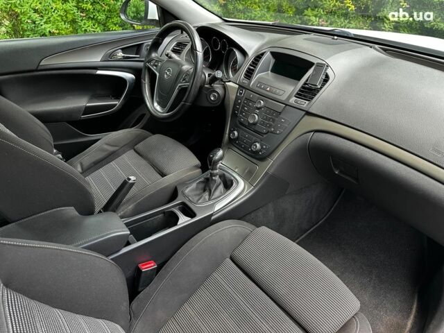 Белый Опель Инсигния, объемом двигателя 2 л и пробегом 211 тыс. км за 8590 $, фото 21 на Automoto.ua