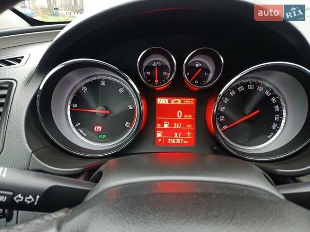 Белый Опель Инсигния, объемом двигателя 1.96 л и пробегом 265 тыс. км за 10300 $, фото 47 на Automoto.ua