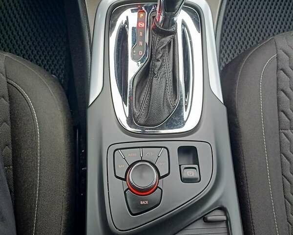 Белый Опель Инсигния, объемом двигателя 1.96 л и пробегом 265 тыс. км за 10300 $, фото 45 на Automoto.ua