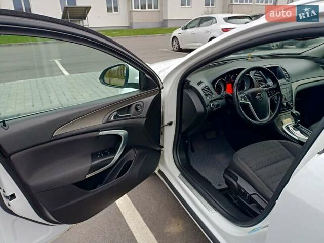 Белый Опель Инсигния, объемом двигателя 1.96 л и пробегом 265 тыс. км за 10300 $, фото 33 на Automoto.ua