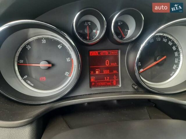 Білий Опель Інсігнія, об'ємом двигуна 1.96 л та пробігом 210 тис. км за 9500 $, фото 11 на Automoto.ua