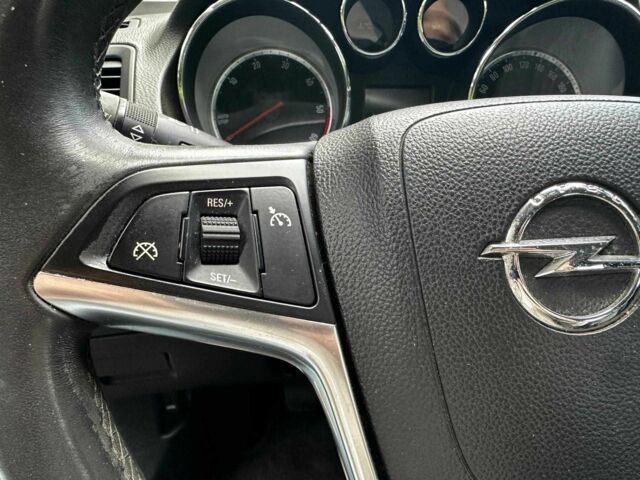 Белый Опель Инсигния, объемом двигателя 2 л и пробегом 211 тыс. км за 6890 $, фото 11 на Automoto.ua