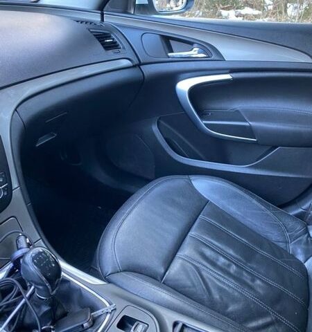 Белый Опель Инсигния, объемом двигателя 2 л и пробегом 261 тыс. км за 7800 $, фото 13 на Automoto.ua