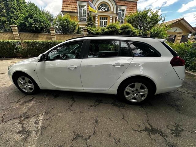 Белый Опель Инсигния, объемом двигателя 2 л и пробегом 211 тыс. км за 6890 $, фото 7 на Automoto.ua