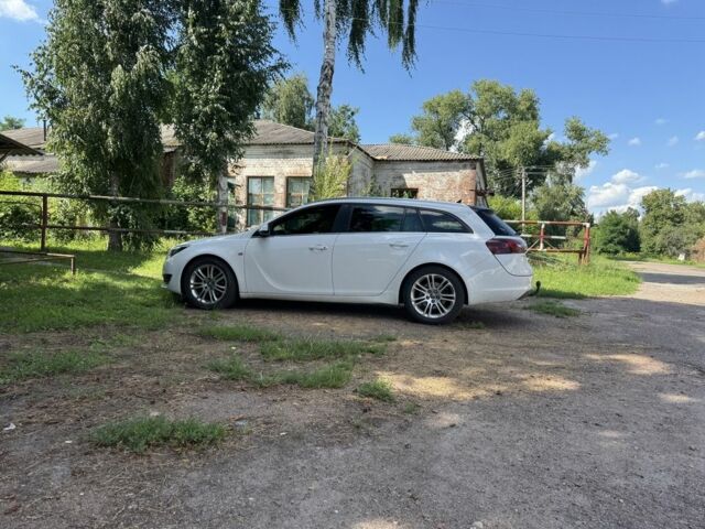 Білий Опель Інсігнія, об'ємом двигуна 2 л та пробігом 2 тис. км за 8300 $, фото 2 на Automoto.ua