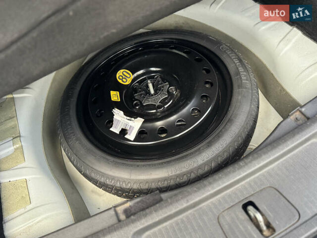 Белый Опель Инсигния, объемом двигателя 2 л и пробегом 317 тыс. км за 8700 $, фото 14 на Automoto.ua