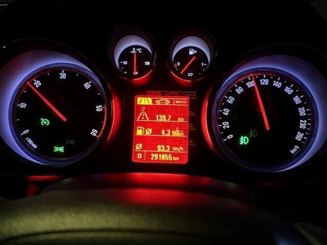 Білий Опель Інсігнія, об'ємом двигуна 1.96 л та пробігом 294 тис. км за 9500 $, фото 61 на Automoto.ua
