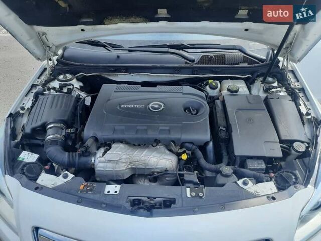 Білий Опель Інсігнія, об'ємом двигуна 1.96 л та пробігом 210 тис. км за 9500 $, фото 13 на Automoto.ua