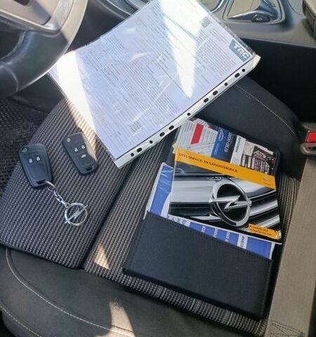 Белый Опель Инсигния, объемом двигателя 2 л и пробегом 280 тыс. км за 8450 $, фото 40 на Automoto.ua