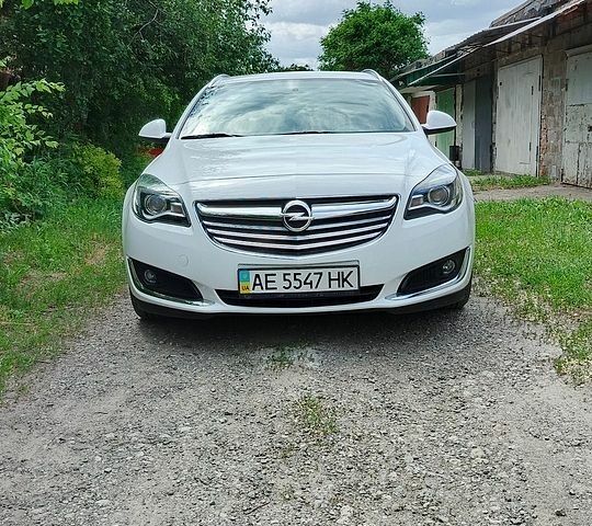 Білий Опель Інсігнія, об'ємом двигуна 1.36 л та пробігом 45 тис. км за 12100 $, фото 6 на Automoto.ua
