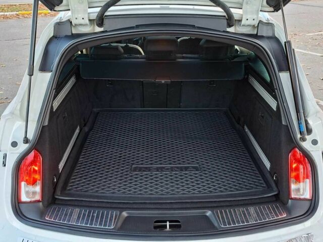 Белый Опель Инсигния, объемом двигателя 2 л и пробегом 246 тыс. км за 12800 $, фото 9 на Automoto.ua