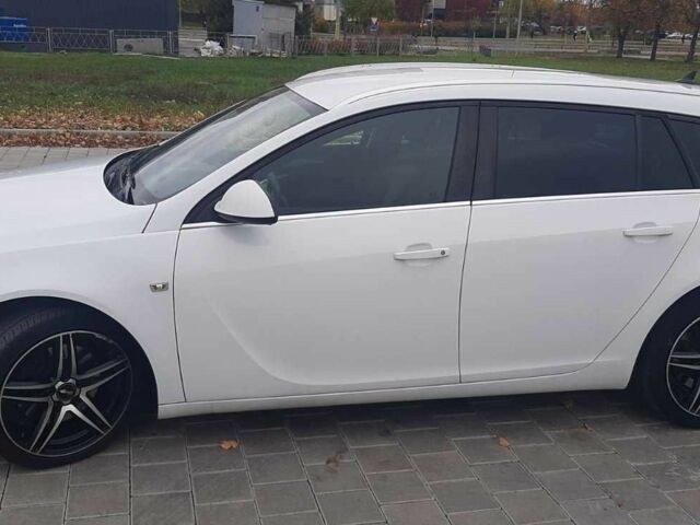 Білий Опель Інсігнія, об'ємом двигуна 2 л та пробігом 289 тис. км за 8000 $, фото 10 на Automoto.ua