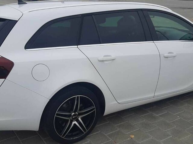 Білий Опель Інсігнія, об'ємом двигуна 2 л та пробігом 289 тис. км за 8000 $, фото 13 на Automoto.ua