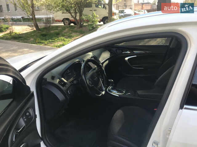 Білий Опель Інсігнія, об'ємом двигуна 2 л та пробігом 210 тис. км за 10800 $, фото 10 на Automoto.ua