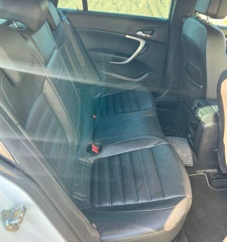 Білий Опель Інсігнія, об'ємом двигуна 1.96 л та пробігом 280 тис. км за 13500 $, фото 29 на Automoto.ua