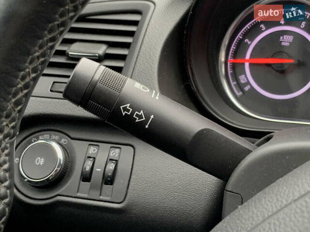 Белый Опель Инсигния, объемом двигателя 2 л и пробегом 179 тыс. км за 9399 $, фото 44 на Automoto.ua