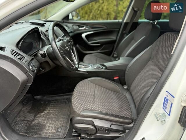 Білий Опель Інсігнія, об'ємом двигуна 1.96 л та пробігом 204 тис. км за 9500 $, фото 10 на Automoto.ua