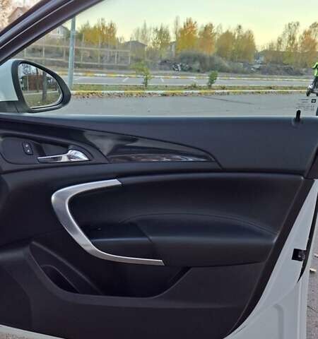 Белый Опель Инсигния, объемом двигателя 1.96 л и пробегом 246 тыс. км за 12800 $, фото 18 на Automoto.ua