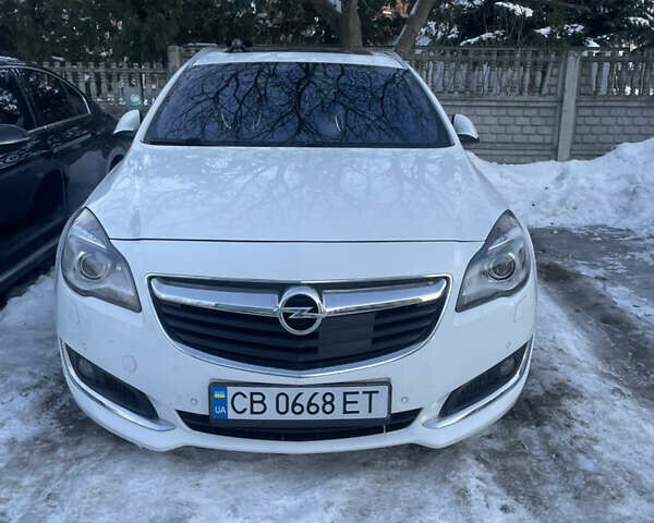 Белый Опель Инсигния, объемом двигателя 2.01 л и пробегом 201 тыс. км за 13500 $, фото 4 на Automoto.ua
