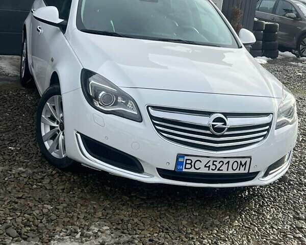 Білий Опель Інсігнія, об'ємом двигуна 2 л та пробігом 191 тис. км за 8200 $, фото 2 на Automoto.ua
