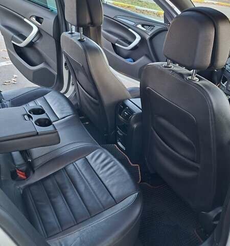 Белый Опель Инсигния, объемом двигателя 1.96 л и пробегом 246 тыс. км за 12800 $, фото 19 на Automoto.ua