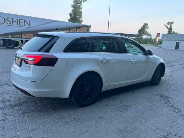 Білий Опель Інсігнія, об'ємом двигуна 2 л та пробігом 308 тис. км за 8500 $, фото 3 на Automoto.ua